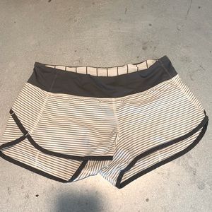 Lulu lemon as 4 shorts